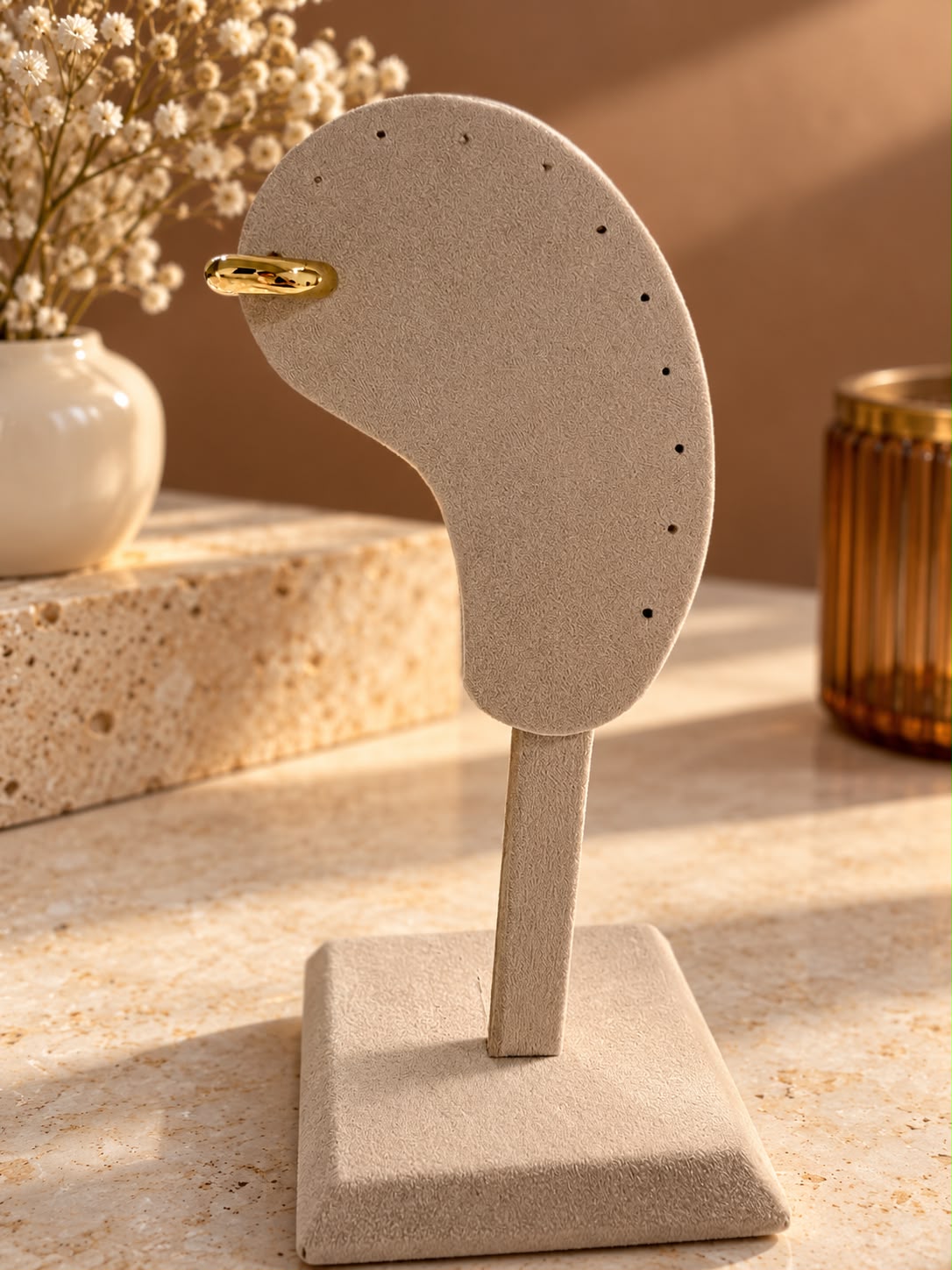 Ear cuff